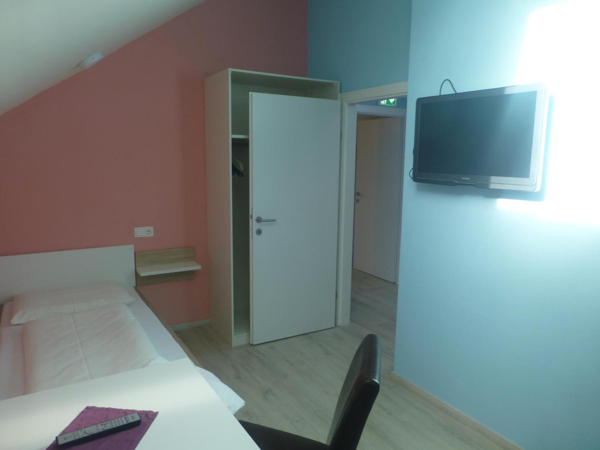 Strass im Attergau Rosslwirt-Rast Bed & Breakfast エクステリア 写真